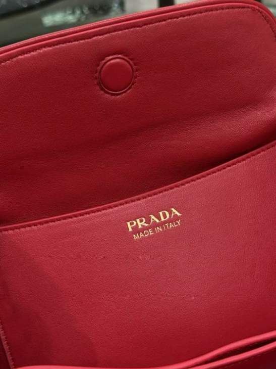 Picture of Prada Handbags _SKUfw208749531fw